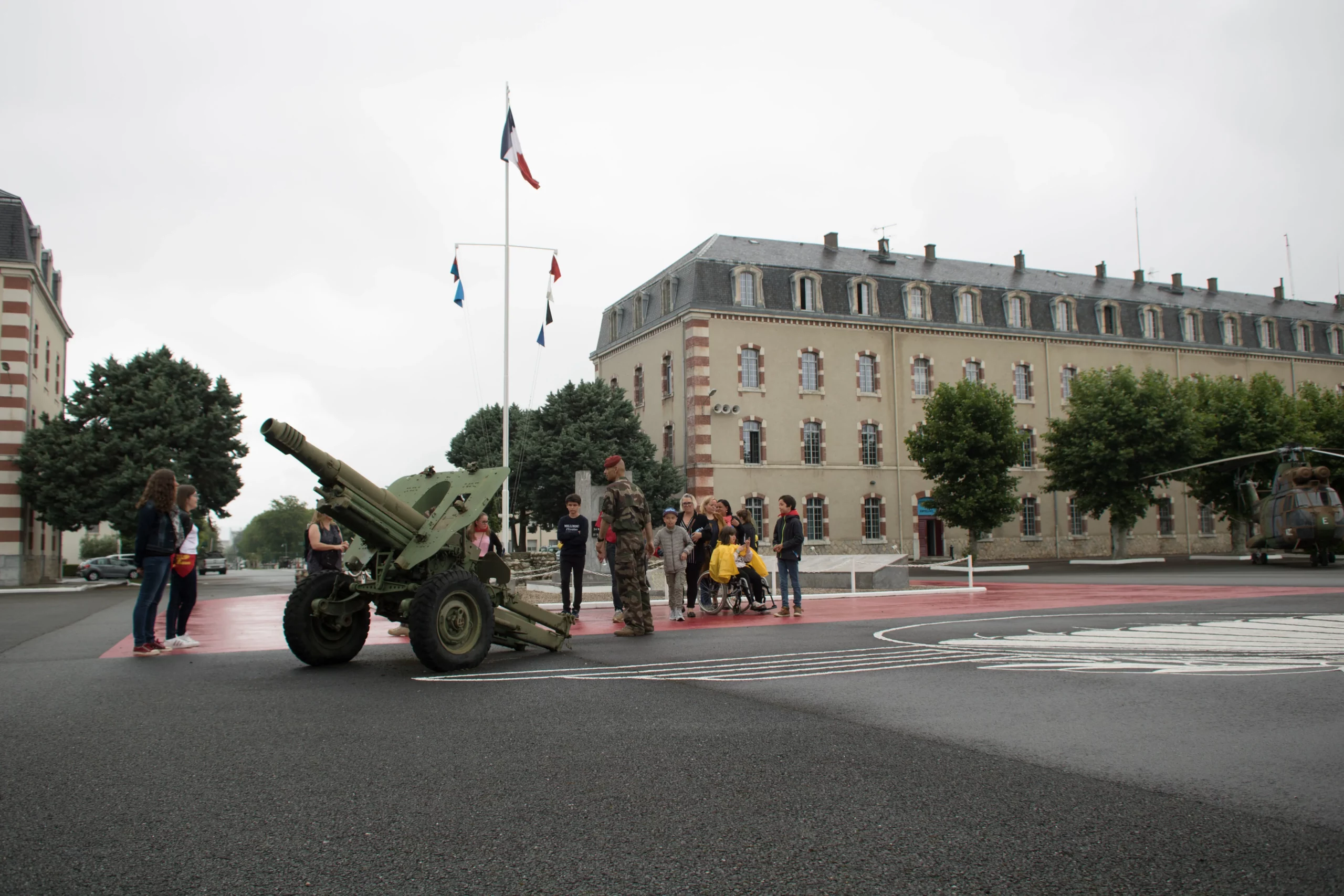 Fêtes de Tarbes - visite du régiment