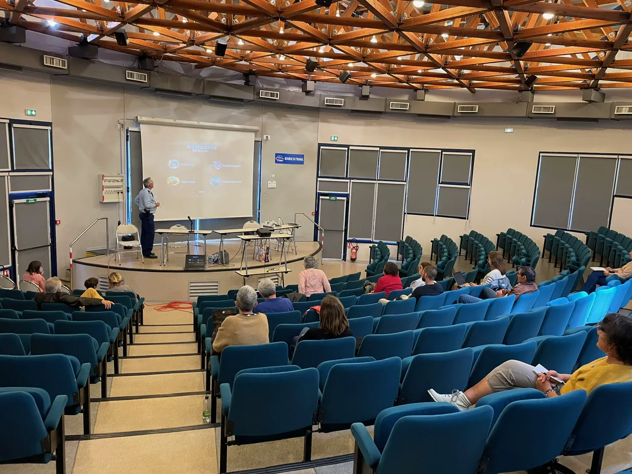 conférence sur le cyber-harcèlement